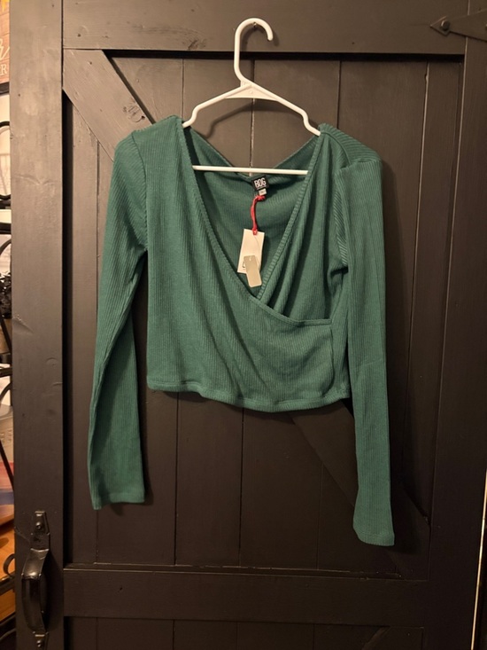 Drawstrigns BDG | Tops | Bdg Green Knit Hoodie With Red Drawstrings | Poshmark